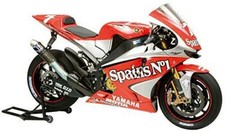 Yamaha YZR-M1 '04 No 7/No 33 - Tamiya 14100 | kingshobby.com