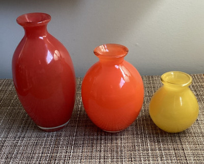 DutZ Collection Mouth blown Vase set of 3 in Red 7.5'', Orange 5.5'', Yellow 3.75''