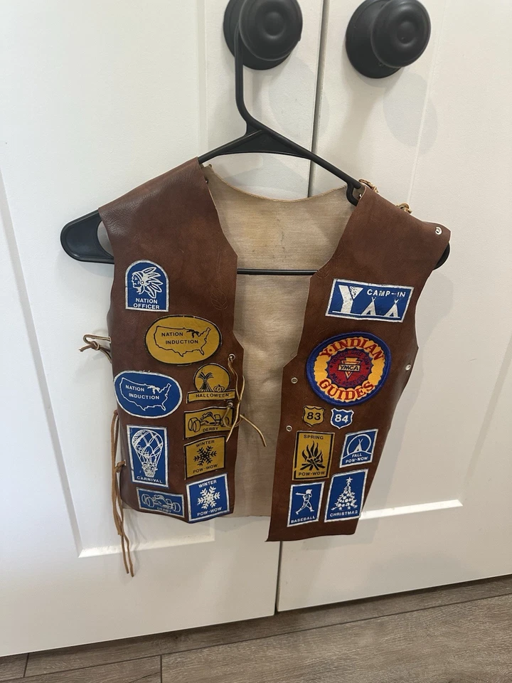 Parches chaleco de cuero vintage originales coleccionables Boy Scouts Indian Guides YMCA años 70 Foto 2 de 4