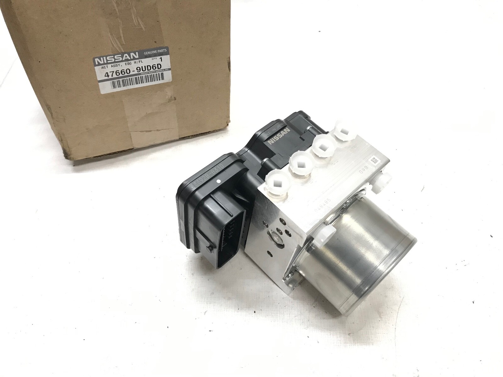 GENUINE Nissan Actuator & Ecu Assembly AnitiSkid 476609UD6D for