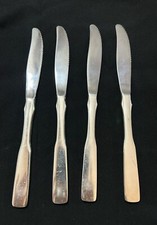 Lot Of 4 Dinner Knives Stainless Taiwan 8 7/8...