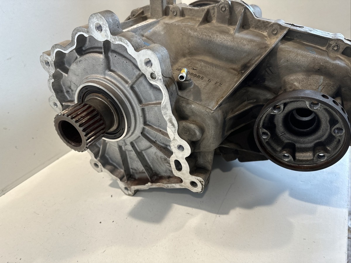 Jeep Grand Cherokee transfer box p52853665af genuine 3.0 crd 2012  