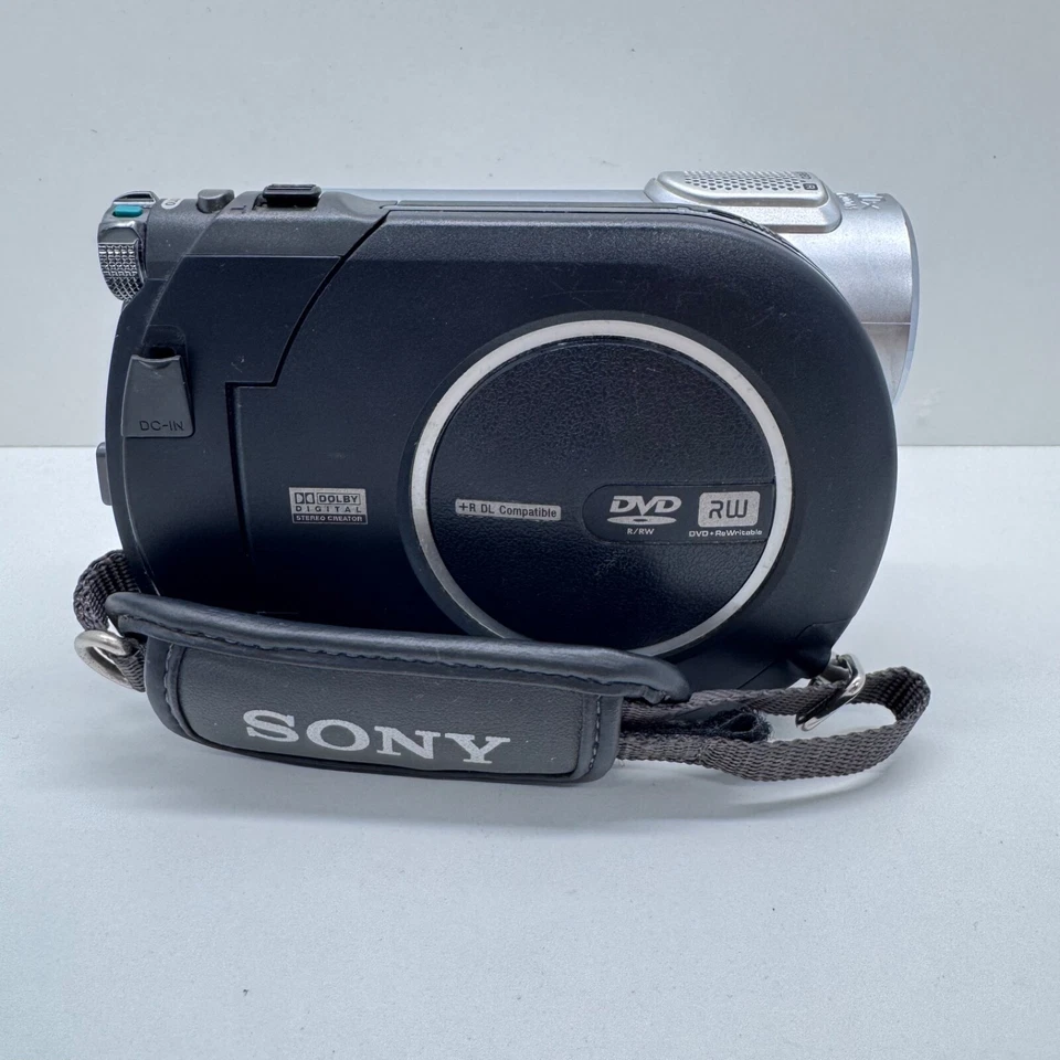 Sony Handycam DCR-DVD608 Mini DVD Camcorder Video Camera *FOR PARTS/REPAIR* - Image 3 of 4