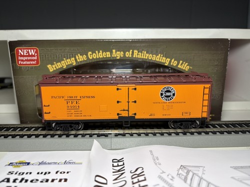 Refrigerador de madera Roundhouse 85434 HO PFE Pacific Fruit Express 40’ #94014 NUEVO | Condition: New