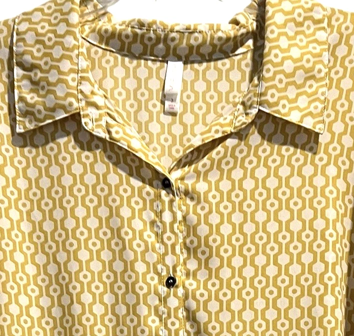 XHILARATION 上衣尺寸 3X 黄色白色几何手风琴褶饰后扣 — 第 3/4 张图片