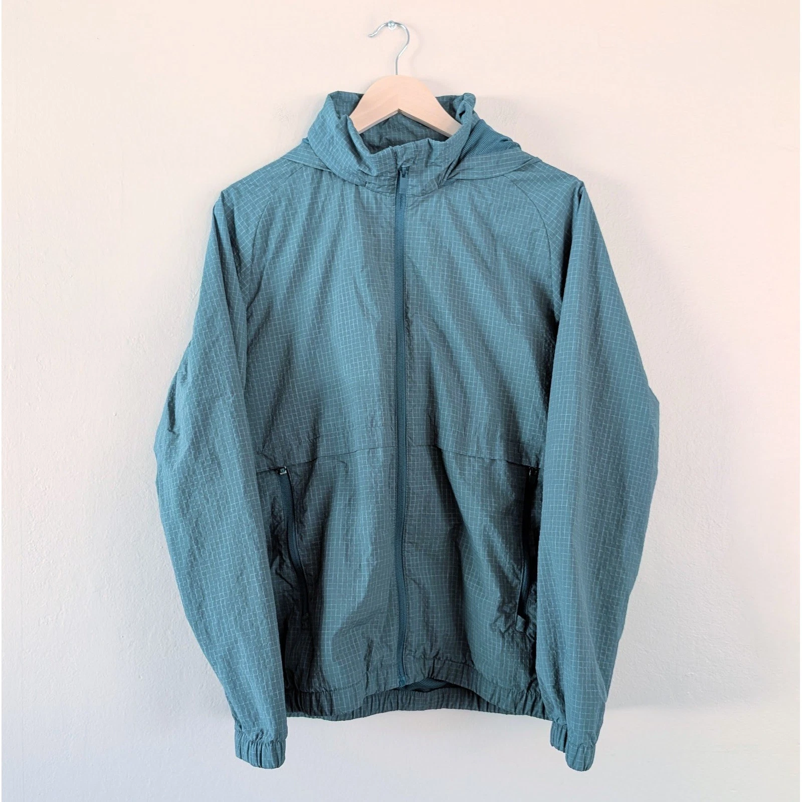 All in Motion Mens Green Hooded Windbreaker Jacket Size M Gorpcore Outdoors Grid