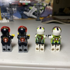 Lego World Racers 8898 Wreckage Road&nbsp;100% Complete w/Instructions and 4 Figures