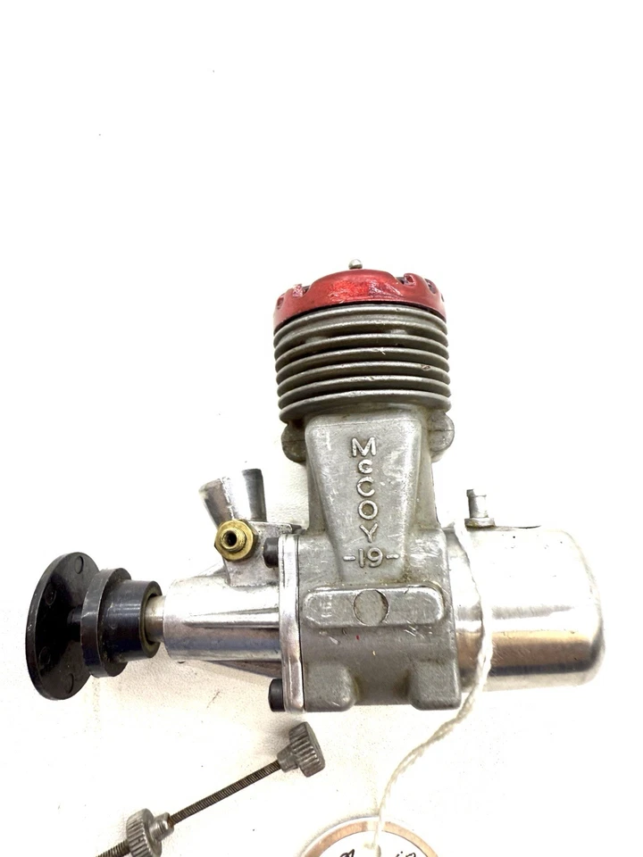 McCoy 19 Stunt Red Top Nice with Tether Vintage RC Plane Engine With Tank M7 - Image 2 of 4