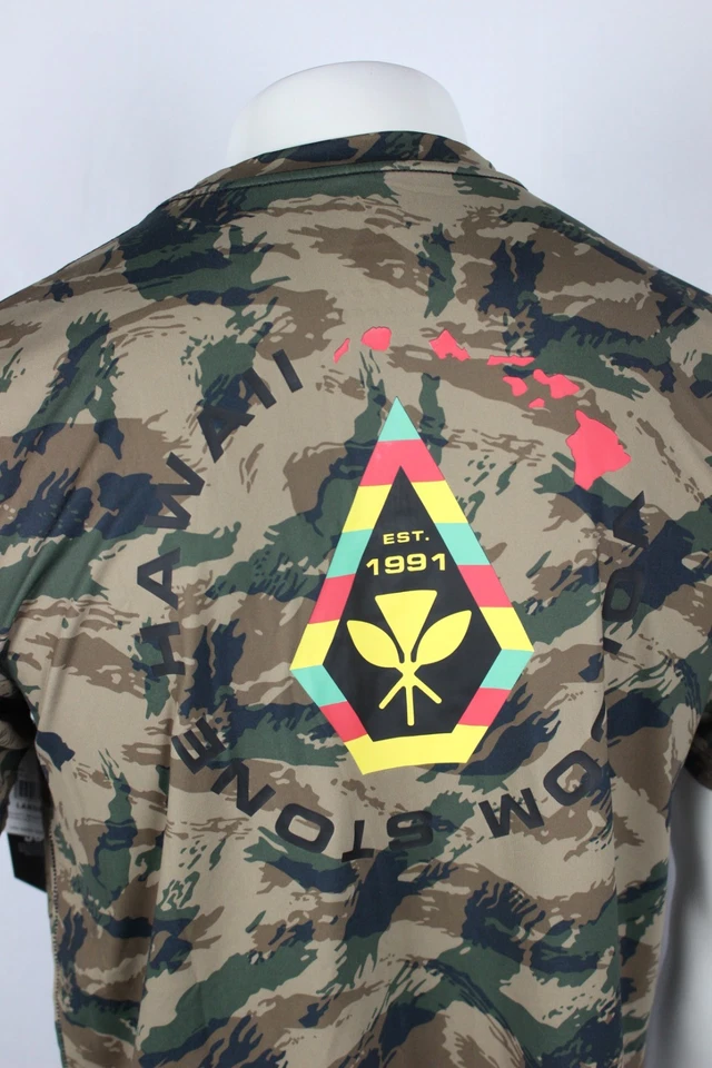 Volcom Men's Pretense Hawaii Short Sleeve L Thrashgaurd Loose Fit Camo UPF 50+ - Image 3 of 3