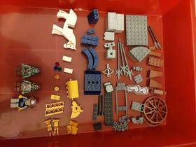 LEGO Castle: King's Battle Chariot (7078) 99% Complete Just missing 1 minifig