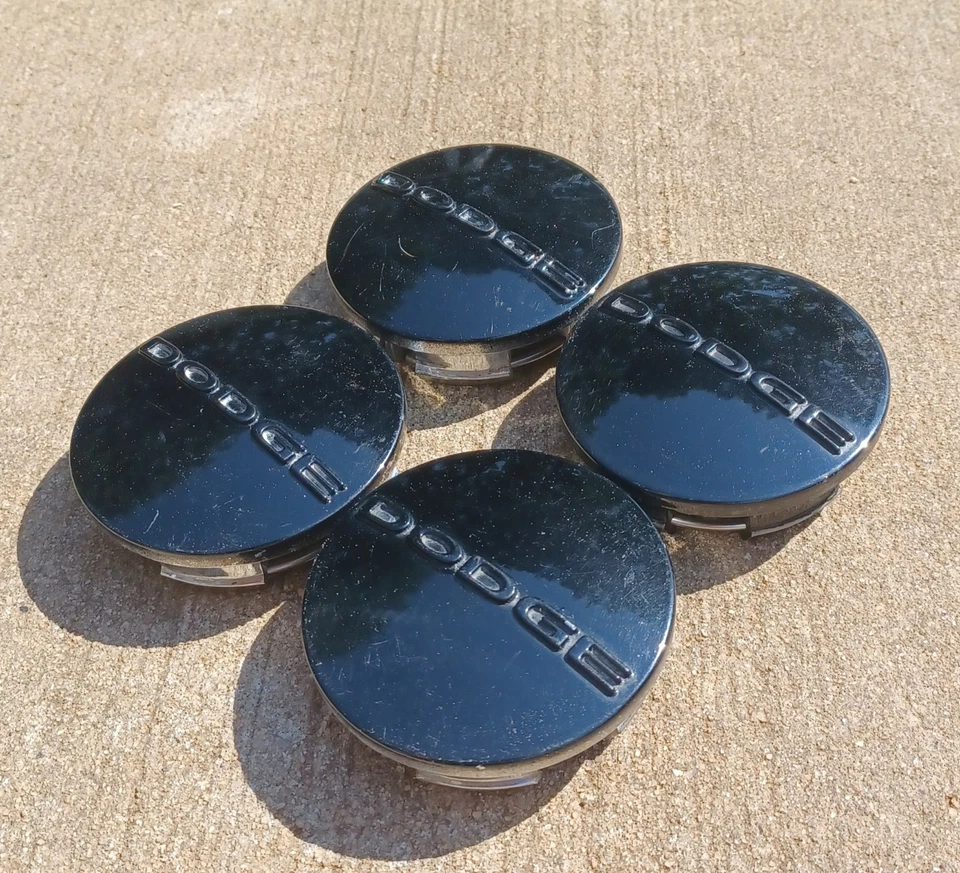 Dodge Avenger Calibre Challenger Juego de 4 tapas centrales cromadas, negro, 1SK35TRMAA Foto 2 de 3