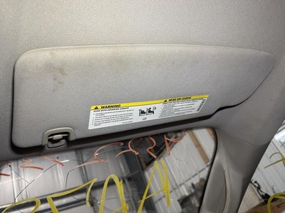 Used Right Sun Visor fits: 2017 Chrysler Pacifica Illumination w/o sunroof w/o g