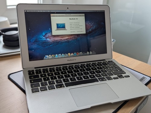 Apple MacBook Air A1370 (11,6 Zoll) Laptop - (Juli, 2011)