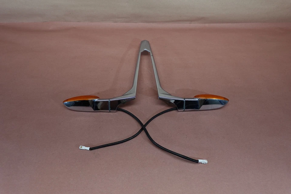 Conjunto de luz indicadora de señal de giro trasera Victory Cross Country 2010-2017 cromada Foto 4 de 4