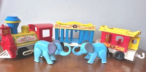 VINTAGE FISHER PRICE LITTLE PEOPLE CIRCUS TRAIN WITH 2 ELEPHANTS