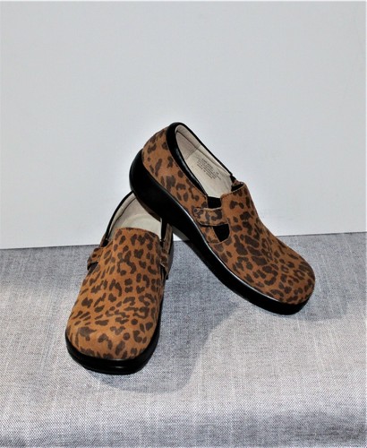 alegria leopard print clogs