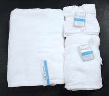 TRULY LOU WHITE QUICK DRY ANTIMICROBIAL OVERSIZED BATH,2 HAND,4 WASHCLOTH TOWEL
