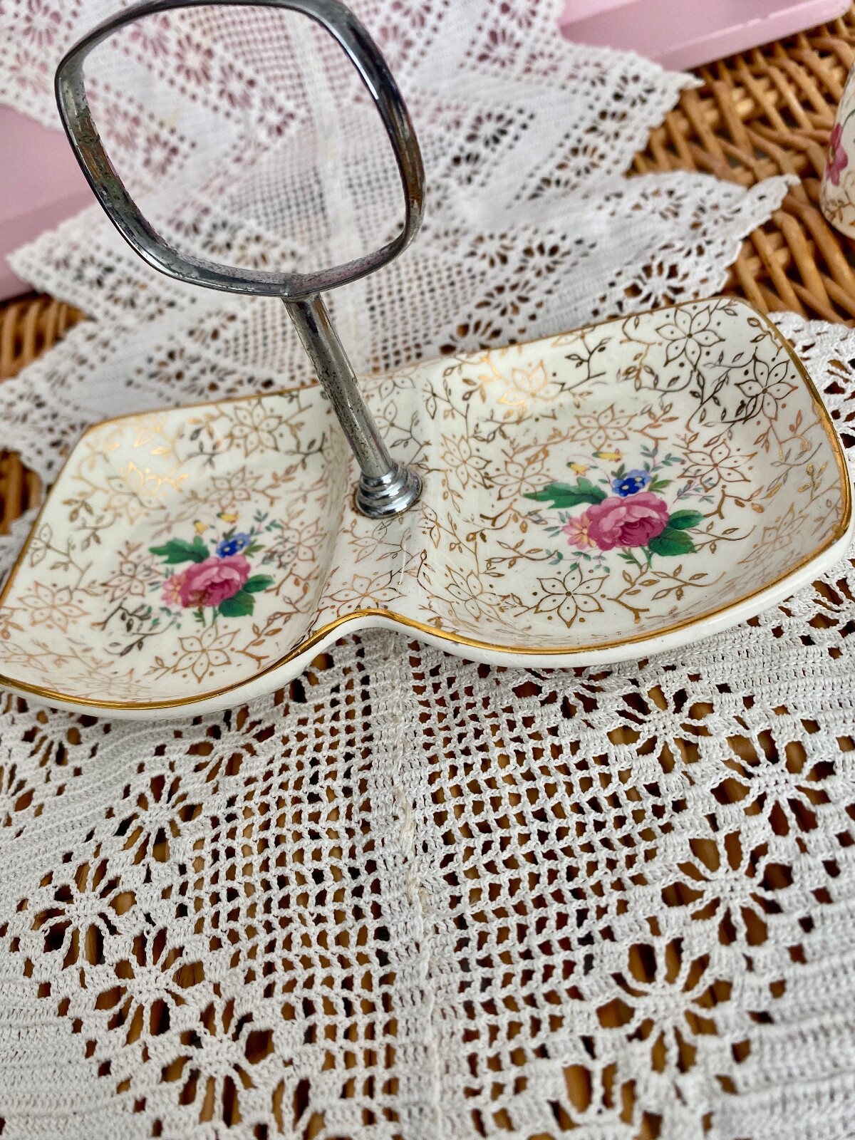 MIDWINTER MID CENTURY STYLE CRAFT GOLD CHINTZ & FLORAL CRUET SET CHROME