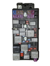 #15859579, 2007 Saturn Aura 3.6L, Fuse Junction Box Under Hood Module 07 #9579