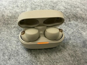 BARELY USED Sony WF-1000XM4  Beige