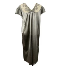 Vanity Fair Outlet Black Nightgown With Lace Yoke & Sleeves Size 38 MIDI