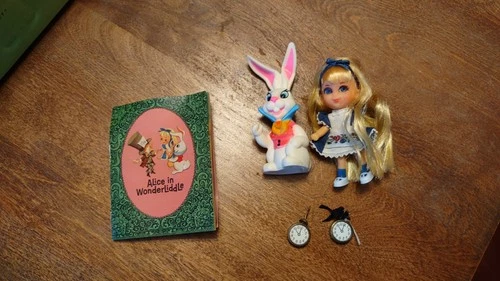 Mattel Storybook Kiddles Alice in Wonderland Doll Playset complete.