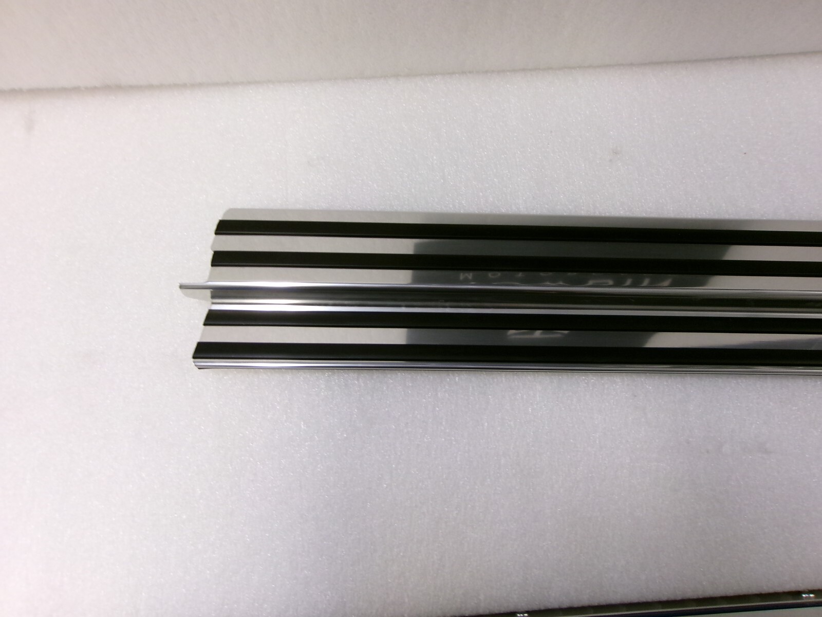 Rear Right Door Sill Scuff Plate Trim  51477406754 Rolls Royce Phantom 17-22