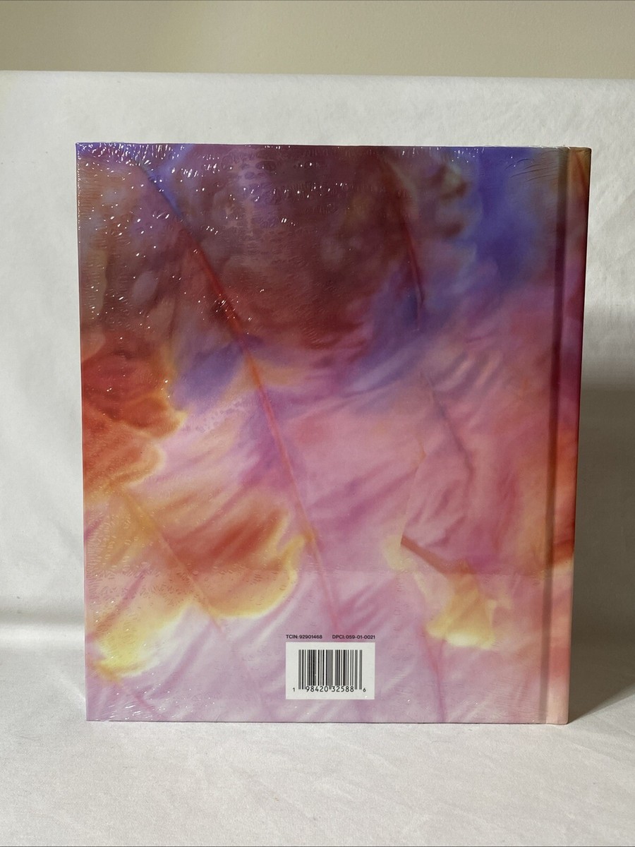 THE OFFICIAL TAYLOR SWIFT THE ERAS TOUR BOOK Sealed NEW IN