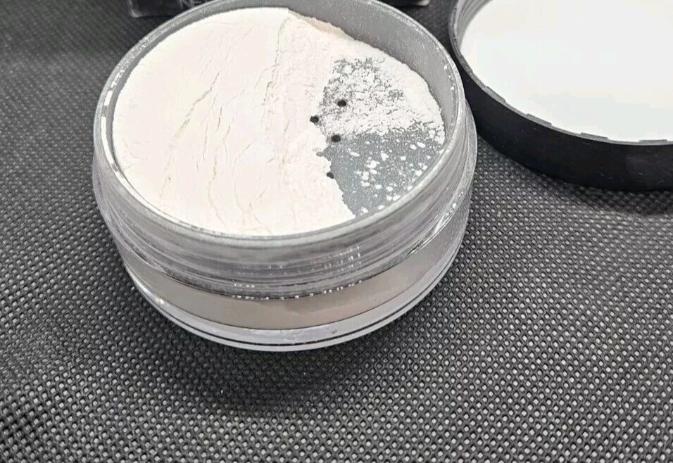 NARS Light Reflecting Loose Setting Powder 0.35oz Translucent Crystal (READ) - Image 2 of 4