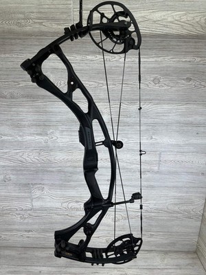 Hoyt RX-7 RH Black 70lbs 25-30'' Bow Only