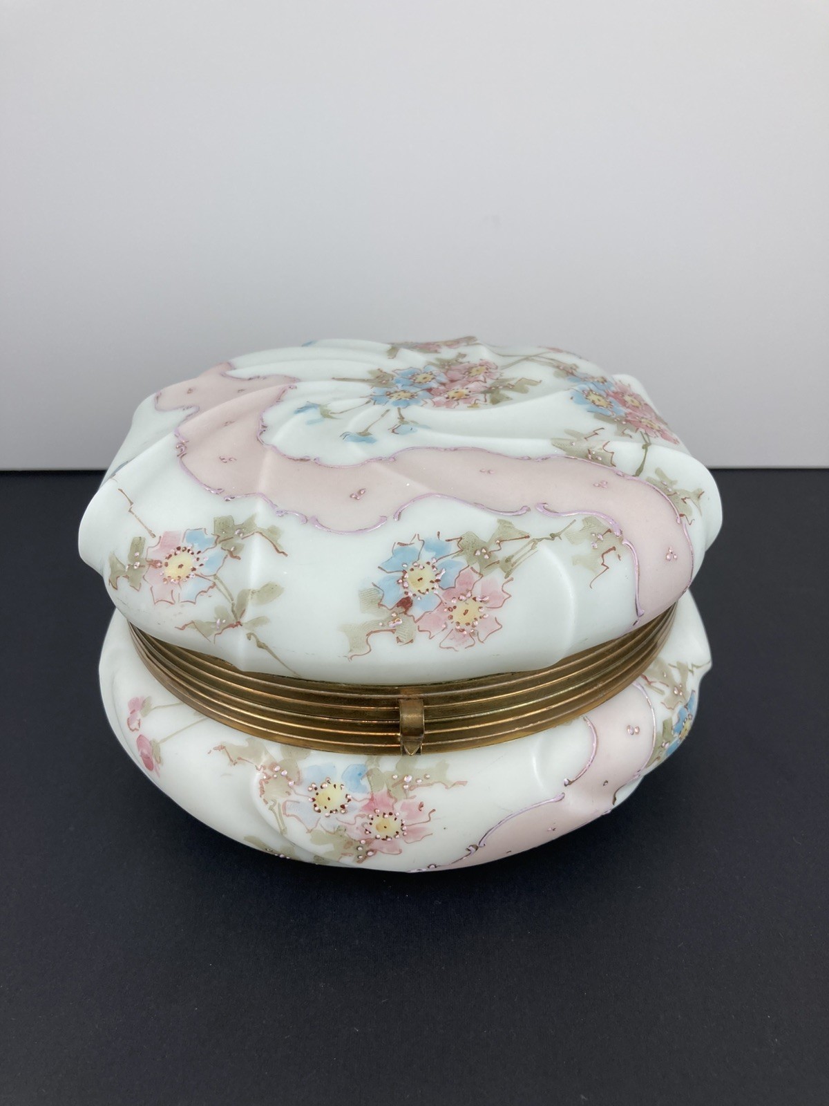 LARGE 6.5" WAVECREST  SWIRL DRESSER BOX W/ FLOWERS/ PINK/BLUE/GREEN/BEAUTIFUL!