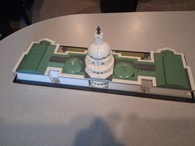 LEGO ARCHITECTURE: United States Capitol Building (21030) - NO RESERVE