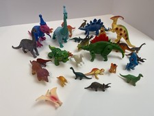 Lot of 28 Toy Dinosaurs   Mixed Sizes  Styles   Plastic Figures Play Set