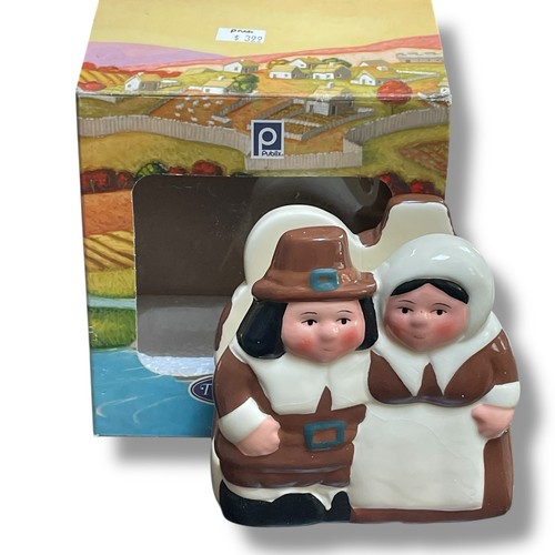 Publix Pilgrim Pair Thanksgiving Napkin Holder Collectable Holiday Decor 5" H - Picture 2 of 11