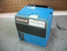HONEYWELL BURNER CONTROL UNIT RM7890 B 1014 W/REMOTE RESET & FLAME AMPLIFIER