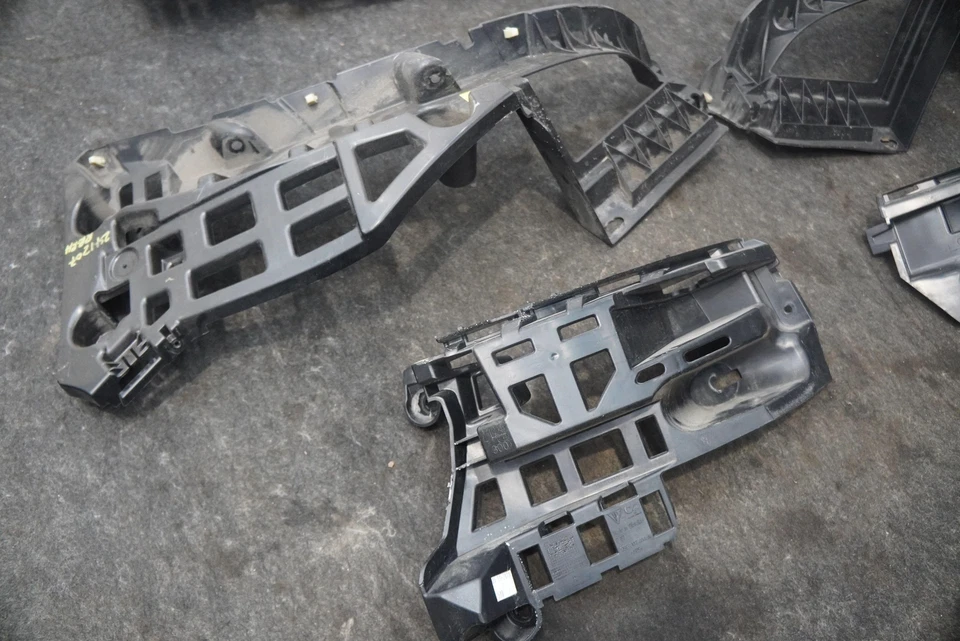 Juego de 5 soportes de parachoques trasero soporte soporte soporte soporte soporte portaportes 95B807863B Porsche Macan 2019 Foto 2 de 4