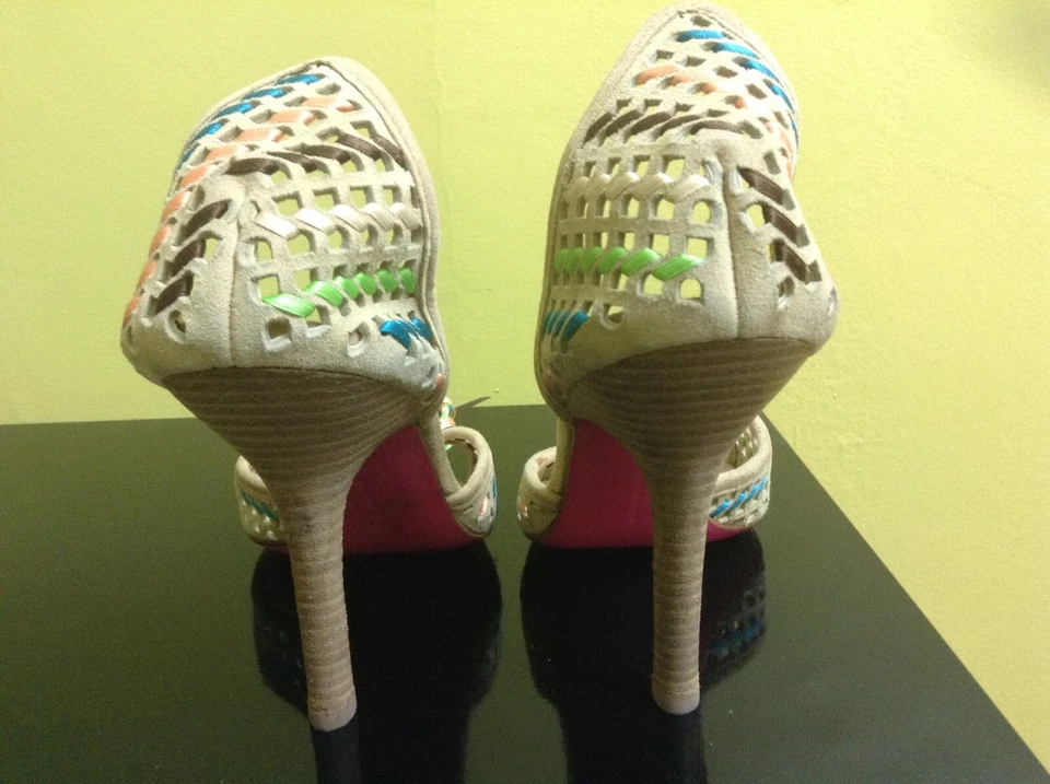 Mujer Emanuel Ungaro Gamuza Color Marrón Zapatos, Nuevos, Talla 6.5, Lazo Decorativo Foto 3 de 4