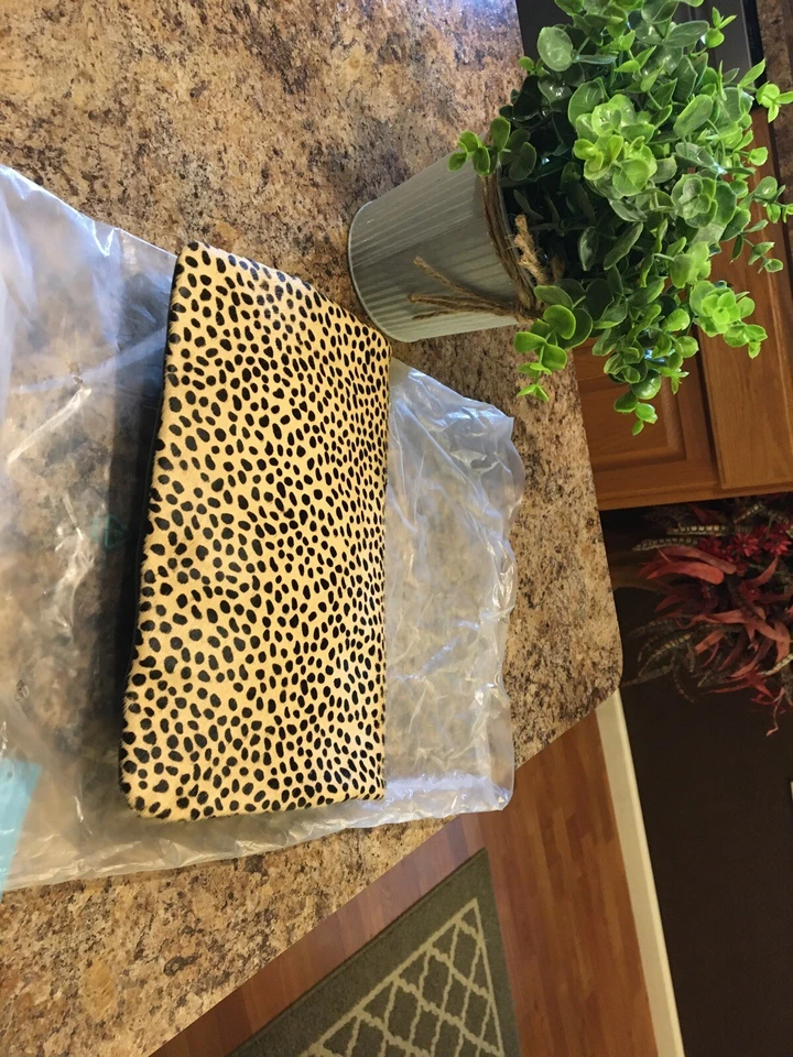 Casa rodante Stella & Dot Covet Crosby Bag-Leopardo totalmente nueva en paquete original $228 Foto 3 de 4