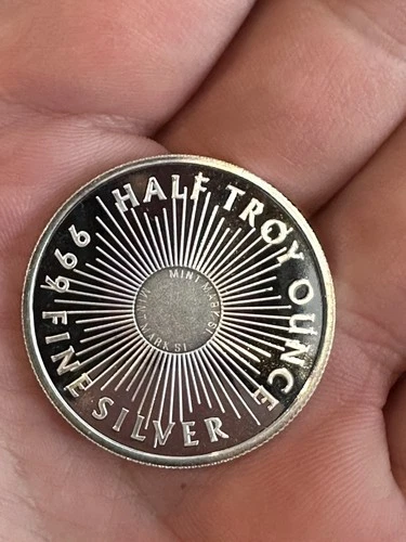 Sunshine Minting Eagle 1/2 Oz .999 Silver Bullion Round - No Reserve