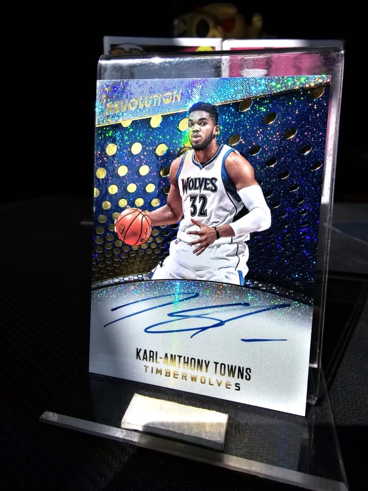 2017-18 Panini Revolution AutographsA-KAT Karl Anthony TownsOn card AutoNM+++ - Image 2 of 4