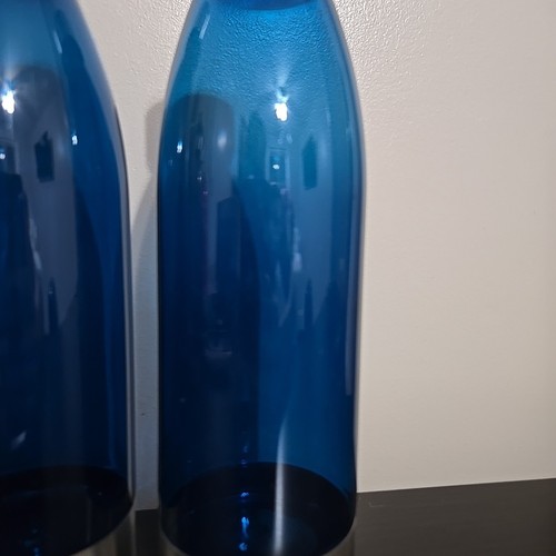 Two WATER Bottles Dark Blue sports gym Plastic BPA Free StainlessSteel Lid 22 oz - Picture 2 of 6