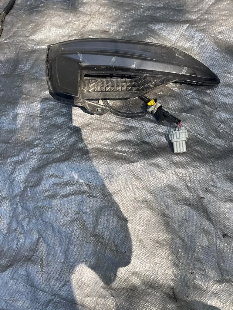 2020-2025 Nissan Sentra Front Bumper Fog Light with Bezel OEM image 7