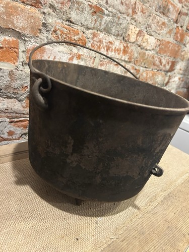 Antigua olla de frijoles de hierro fundido del siglo XIX hervidor de agua gitano 3 patas vaquero marca de puerta - Imagen 2 de 12