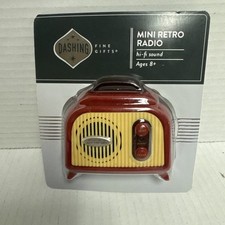 Dashing Mini Retro FM Radio 1.5V Battery Operated Portable Hi-Fi Sound Red