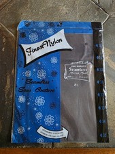 NIP Finest Nylon Seamless Micro-Mesh Nylon Stockings Size 8 1/2 Taupe