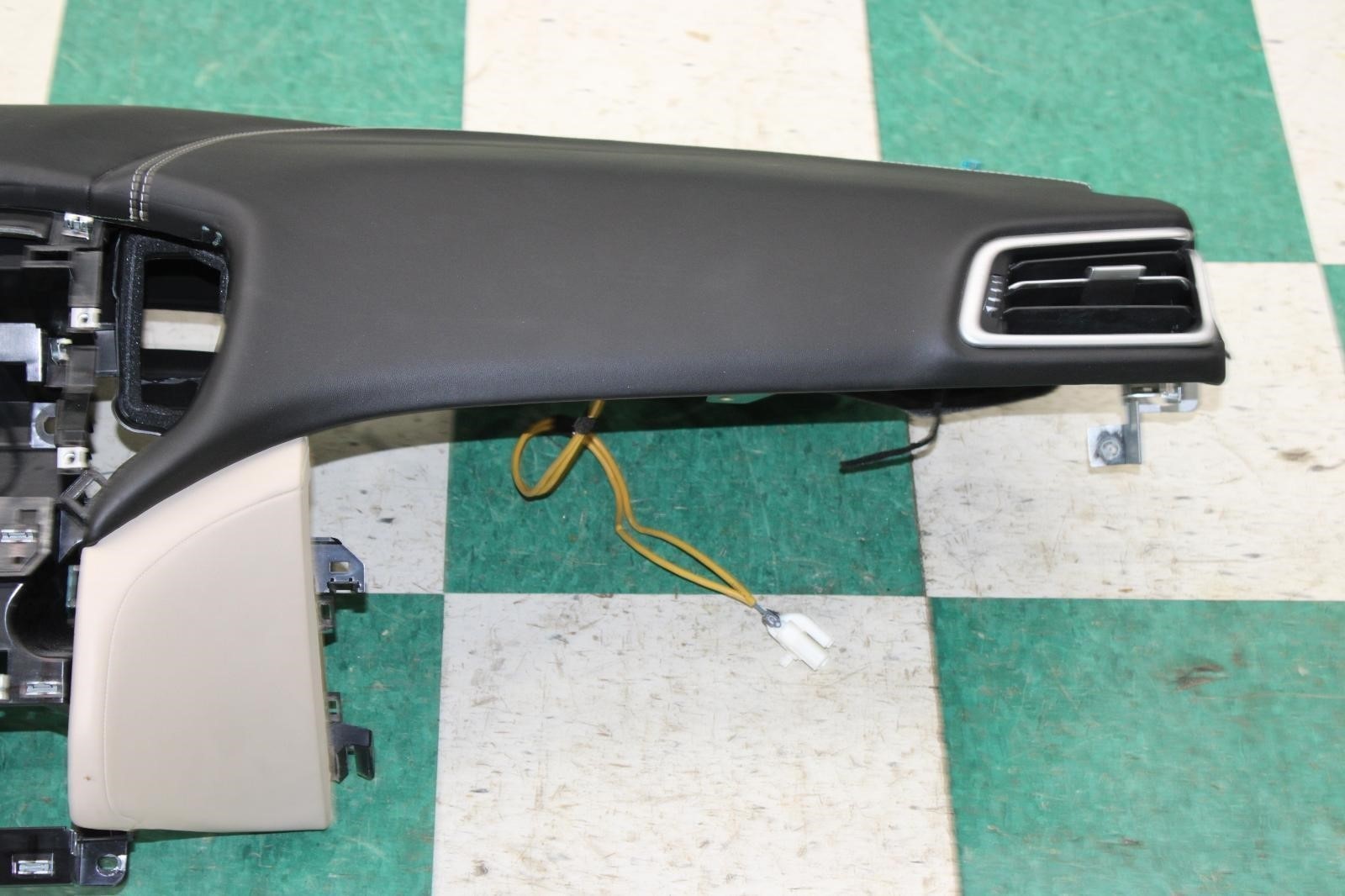 17-20 Ghibli Black Leather Dash Dashboard Trim Panel w/Bag Assembly Factory OEM