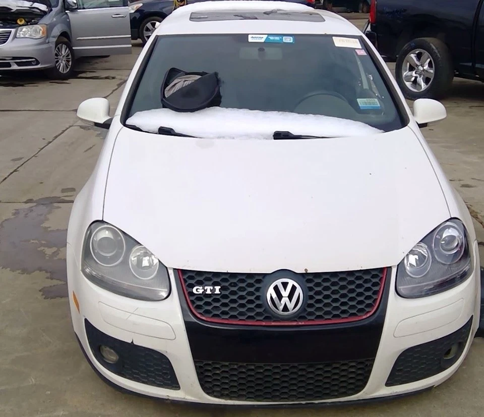 06 07 2008 09 Luz trasera derecha pasajero Volkswagen Golf GTI | VIN K 8º dígito Foto 3 de 4