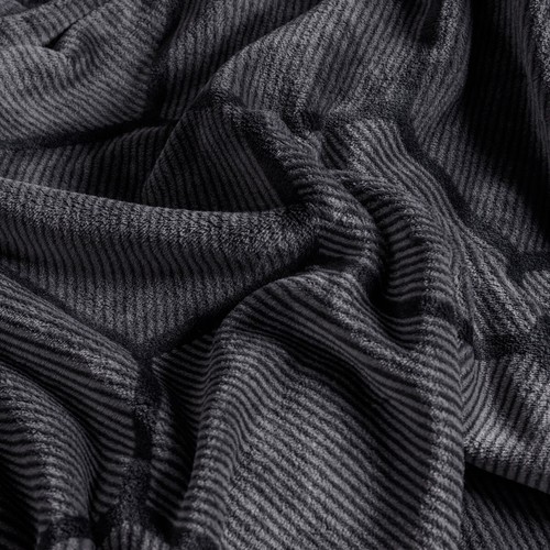 RHOMBUSES GEOMETRIC BLACK COLOR LIGHT BLANKET VERY SOFTY AND WARM KING SIZE - Picture 3 of 3