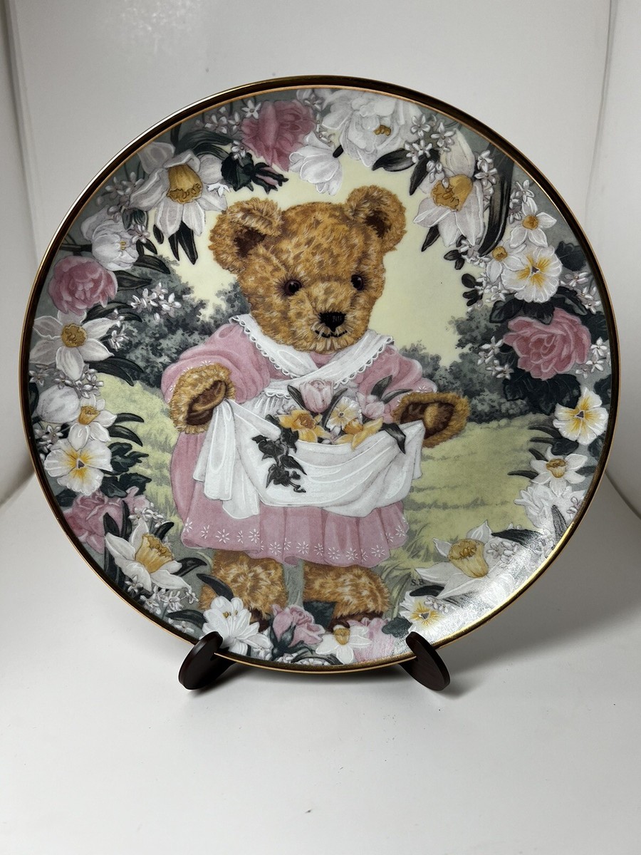 1991 Franklin Mint “Teddy's Spring Bouquet” Vintage Heirloom Plate