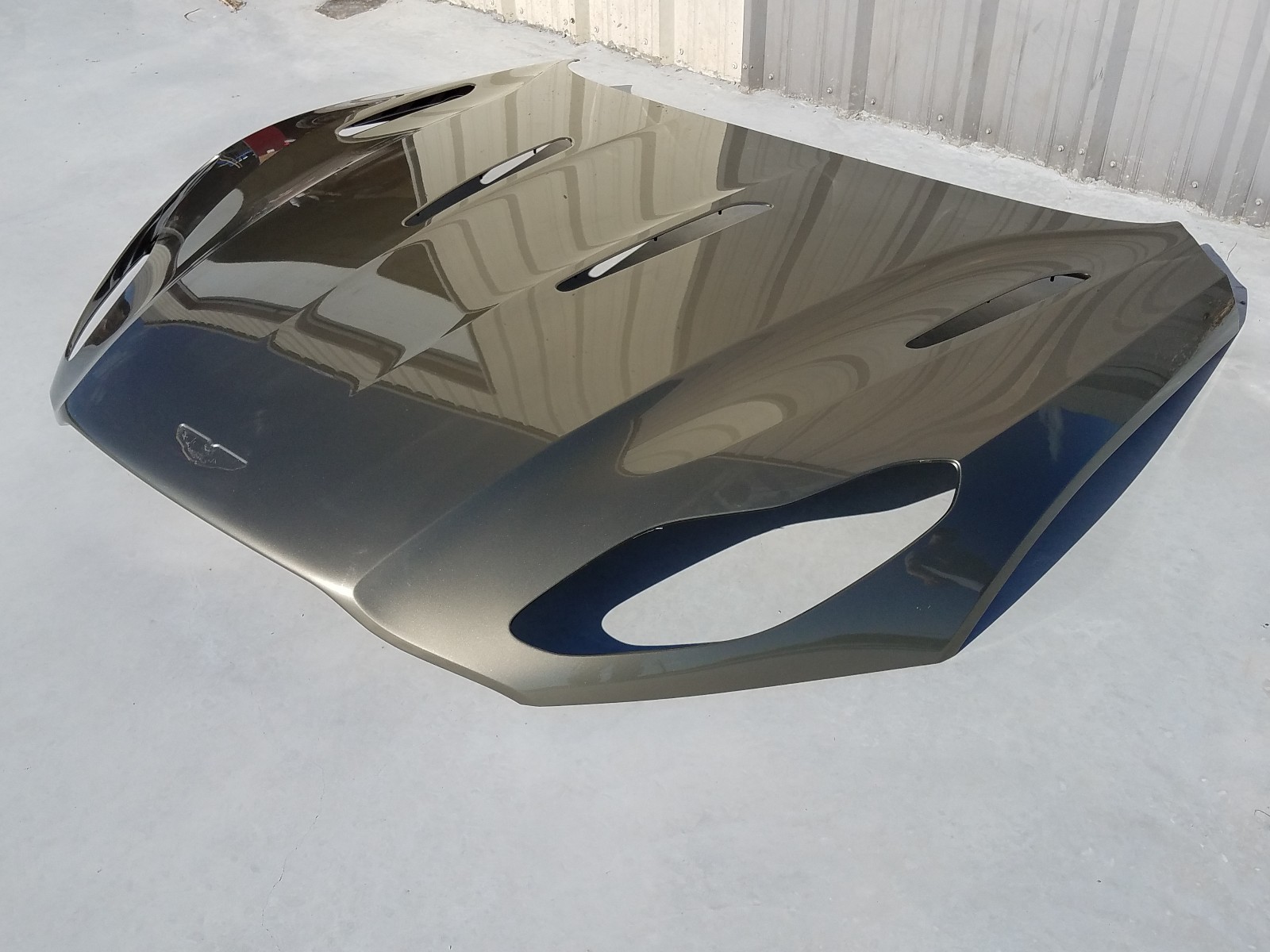 Aston Martin DB11 V12 Hood